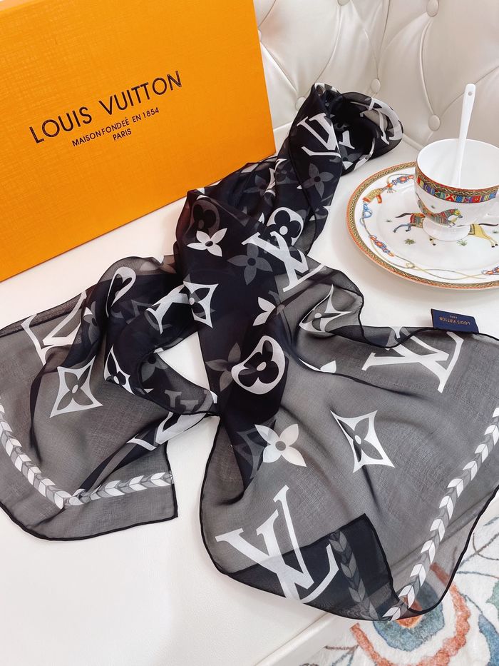 Louis Vuitton Scarf LVS00017